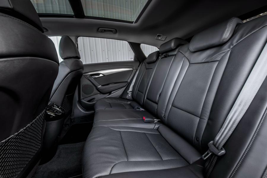 Интерьер Hyundai i40 Tourer 2019 года  (UK) (фото 17 из 40)